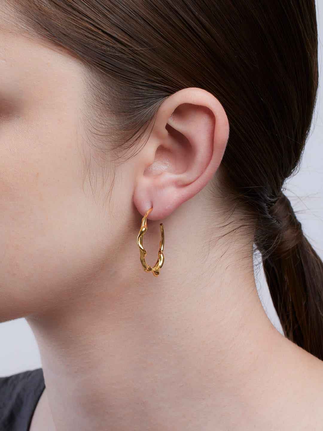 Nuri 25 Hoop Pierced Earring- Yellow Gold