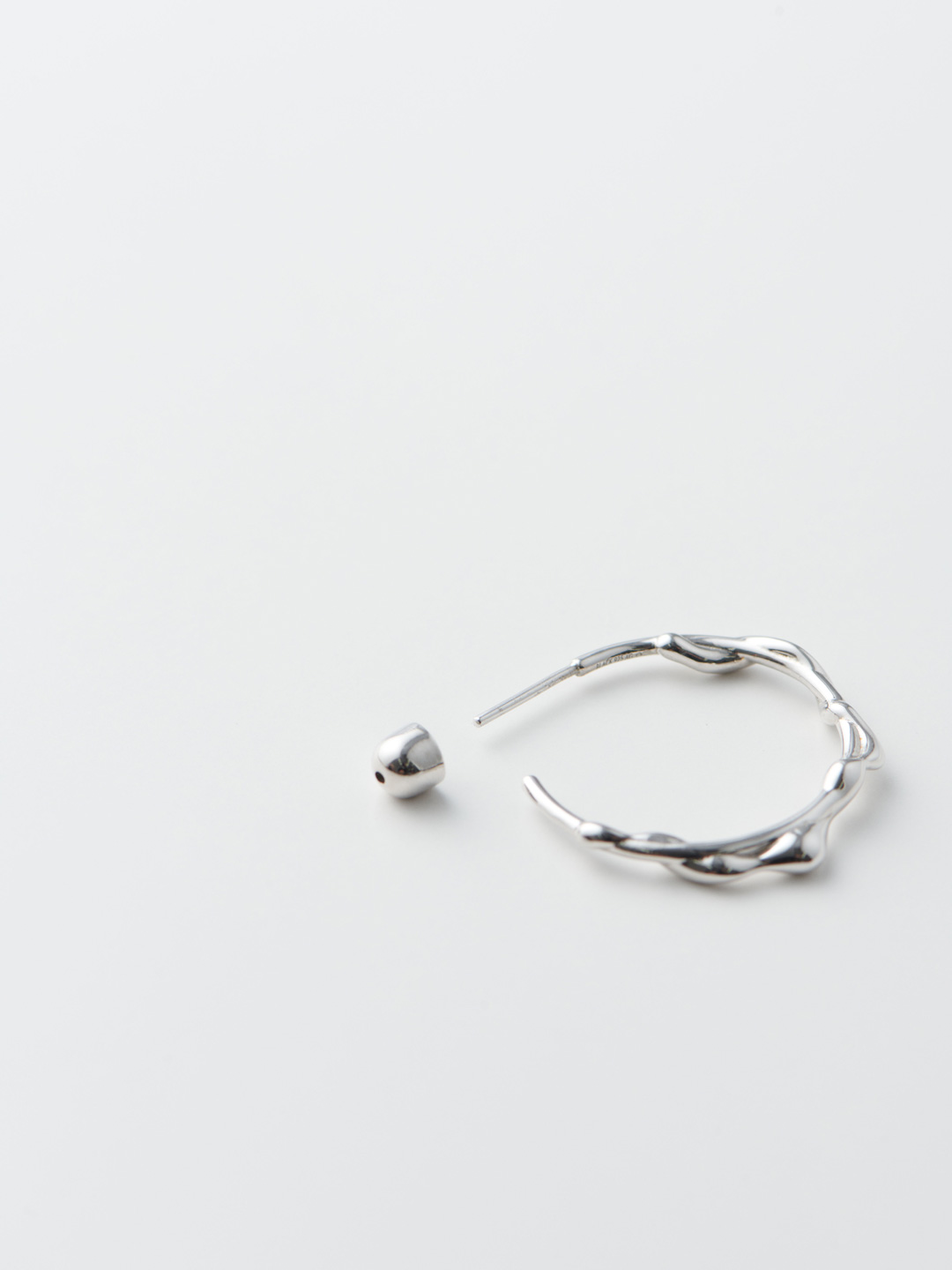 Nuri 25 Hoop Pierced Earring- Silver