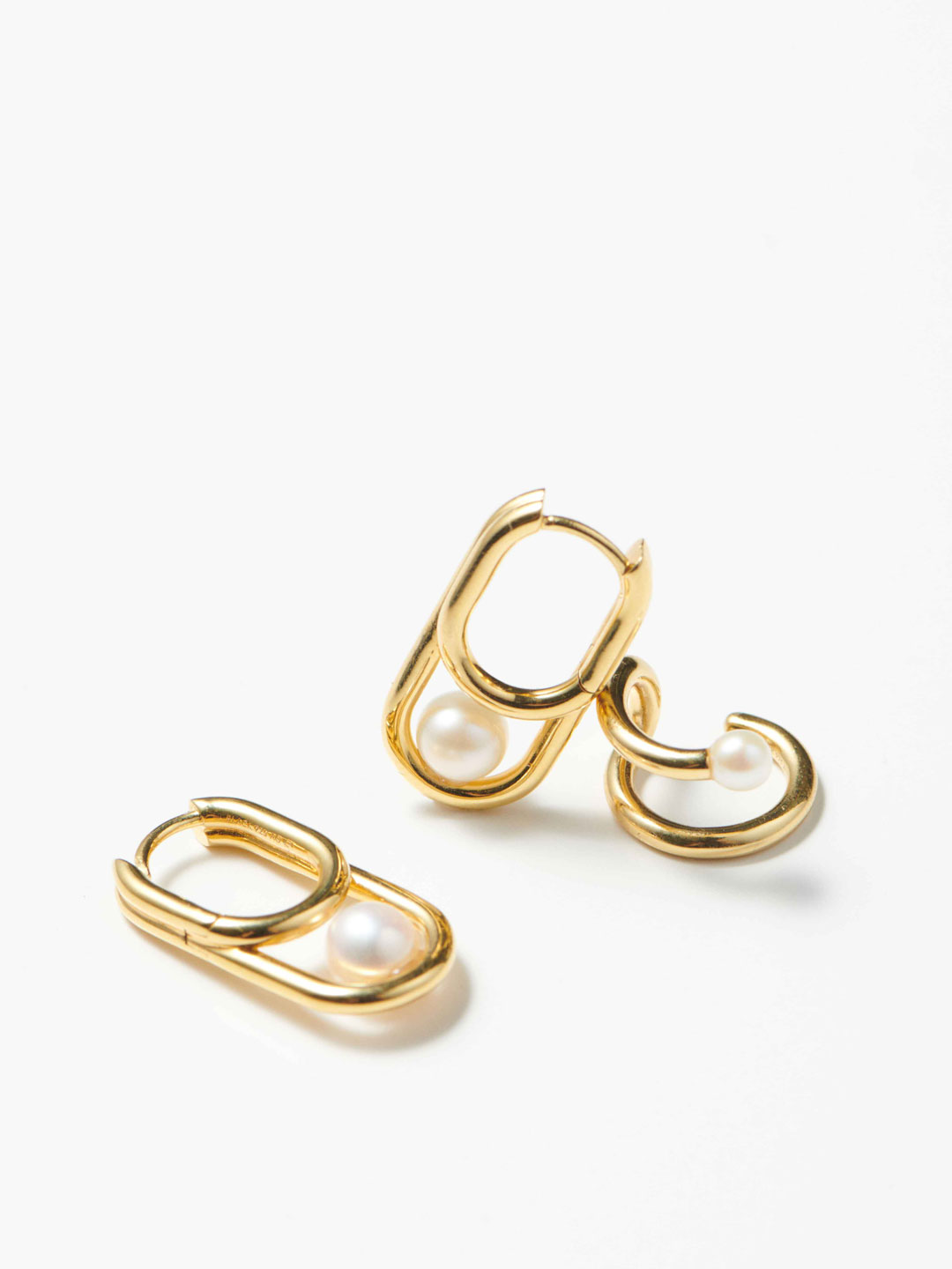 Joined Paths  Pierced Earring - Yellow Gold