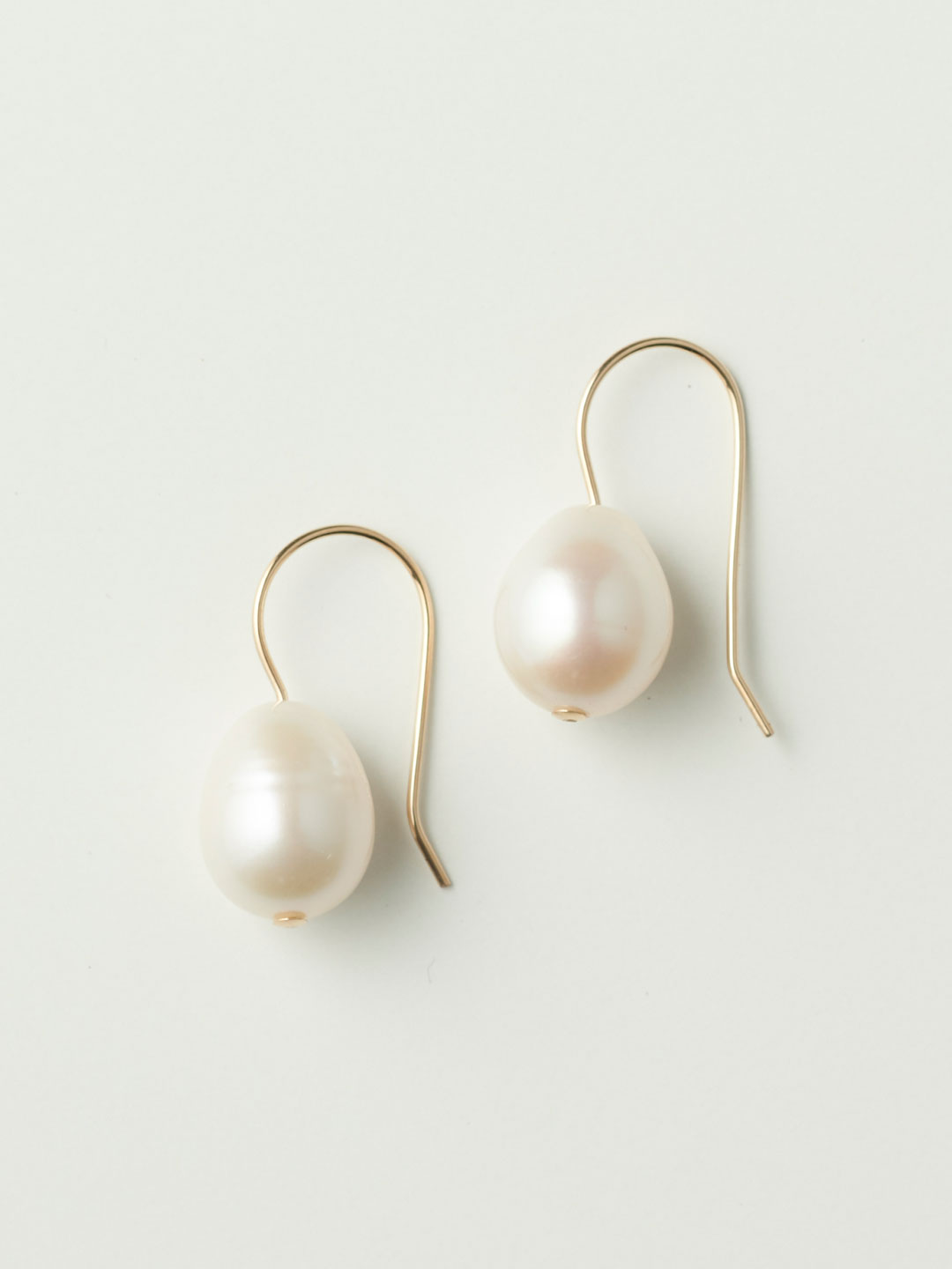 Single Pearl Pierced Earrings - Gold