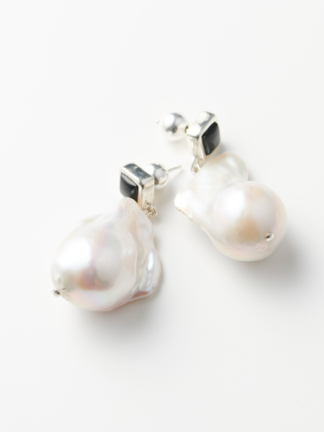 Large Mer Pearl Pierced Earrings - Silver