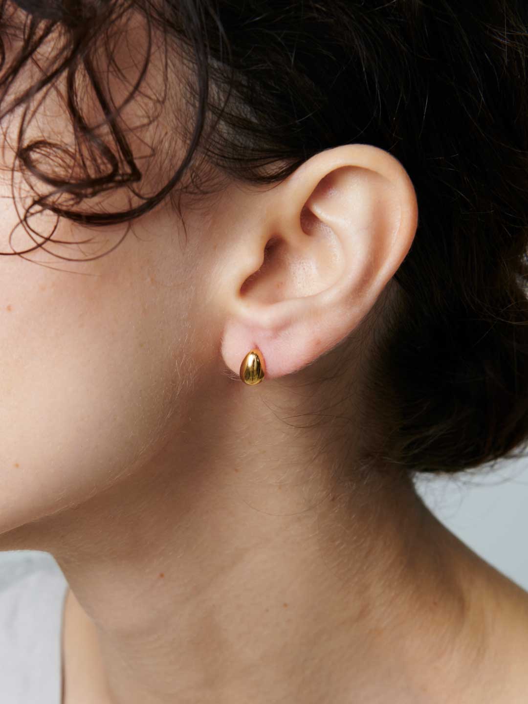 Sophie Buhai ゴールドピアス