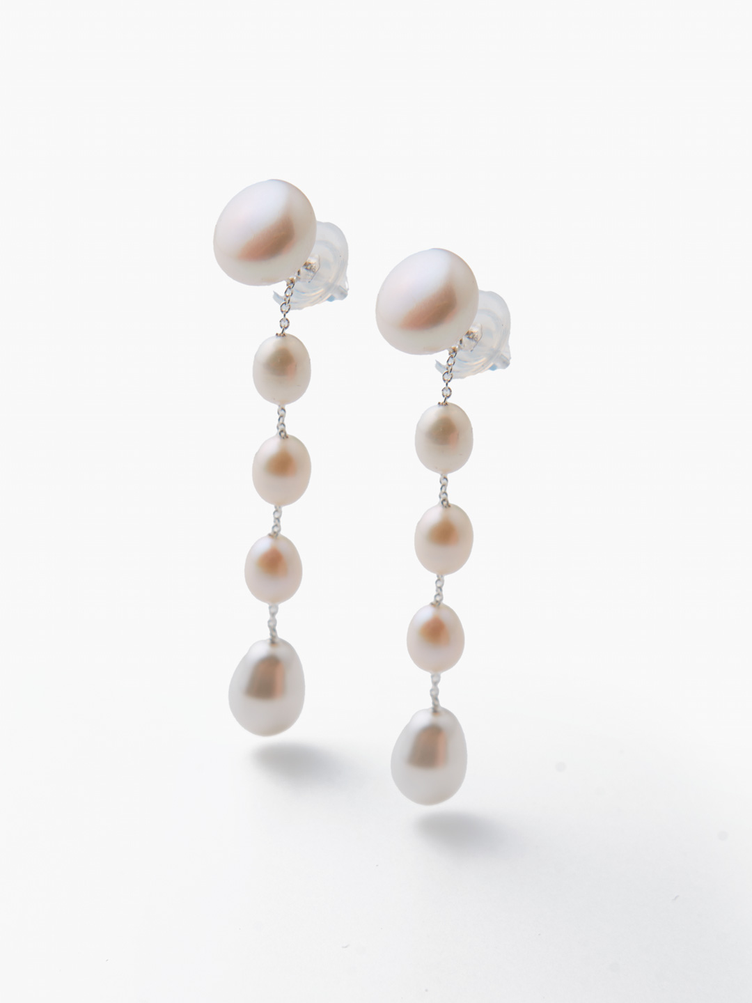【SOPHIE BUHAI】ホワイトスモール Passante ピアス(関税込み) SOPHIE BUHAI(ソフィー ブハイ) | ホワイト スモール パサント