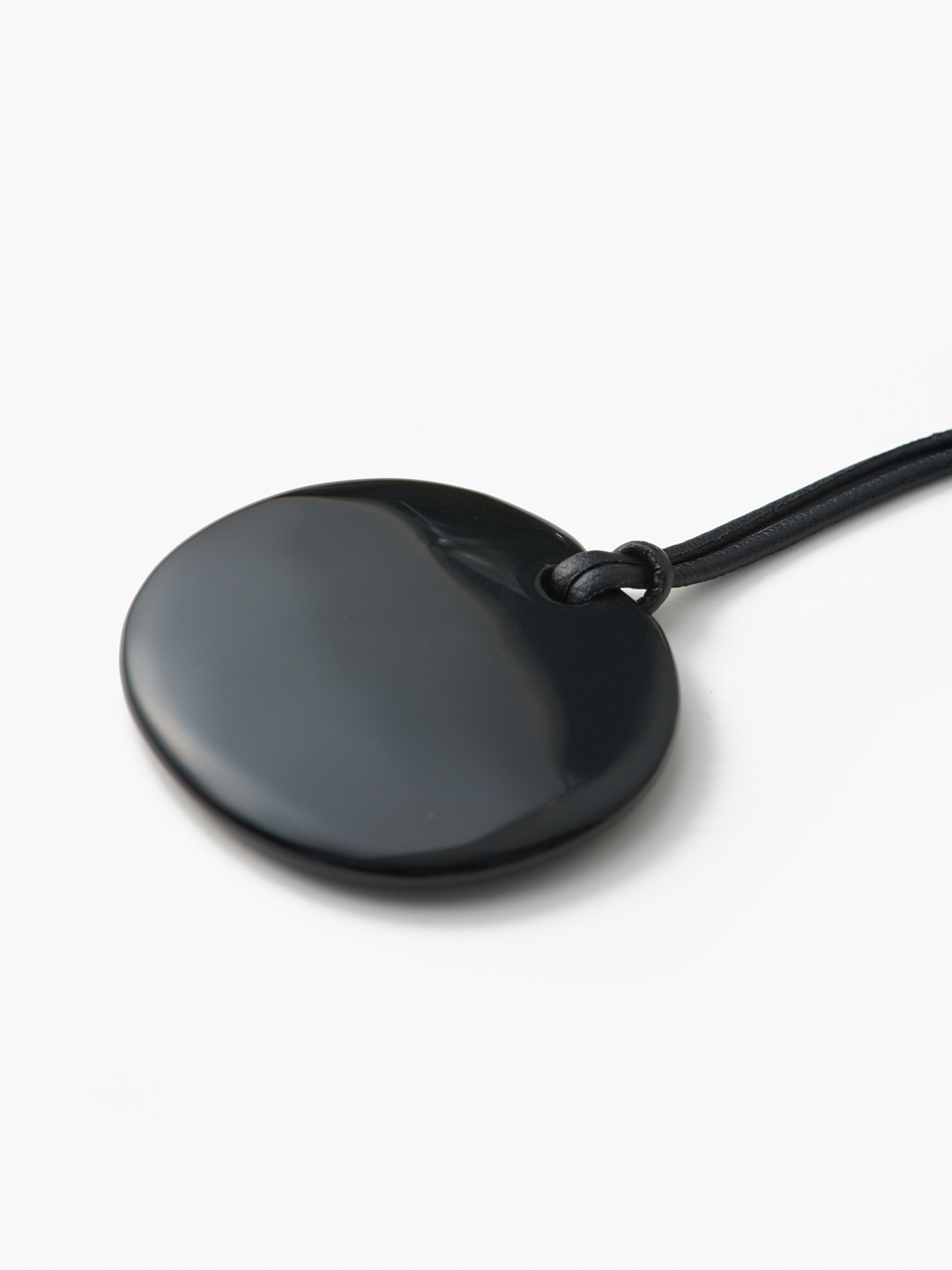 Onyx Medium Full Moon Pendant - Silver | ESCAPERS ONLINE