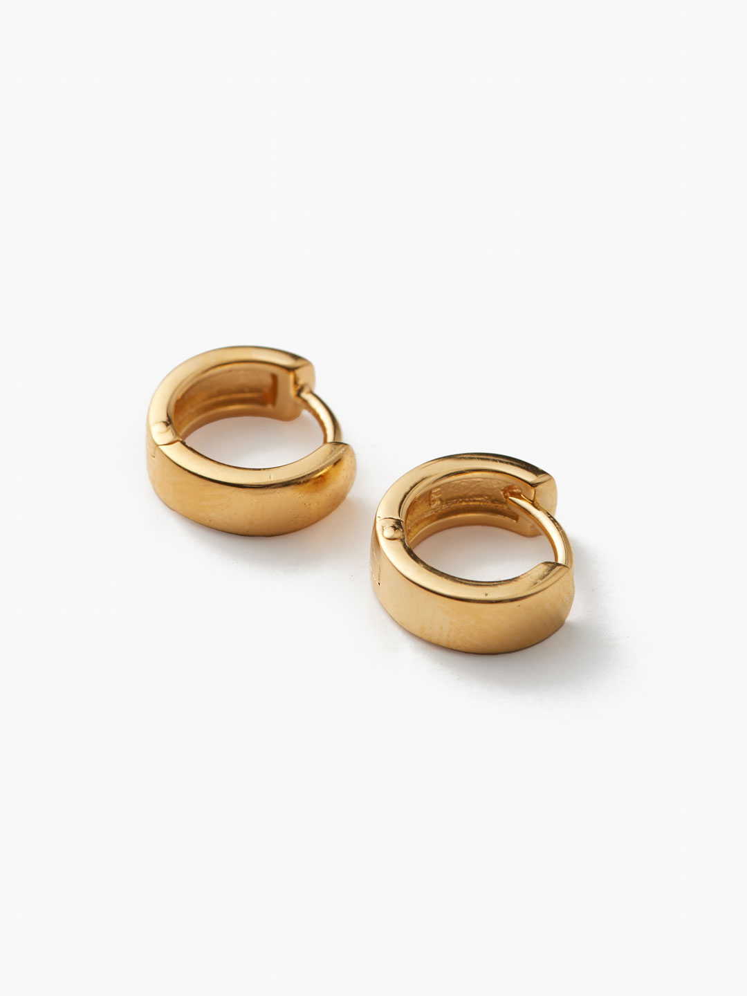 Sophie buhai ソフィーブハイ Hinge ピアス ゴールド 両耳 SOPHIE BUHAI】ゴールド HINGED フープピアス '関税込み