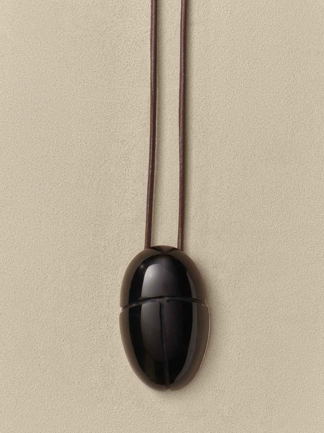 Scarab Choker Onyx - Silver