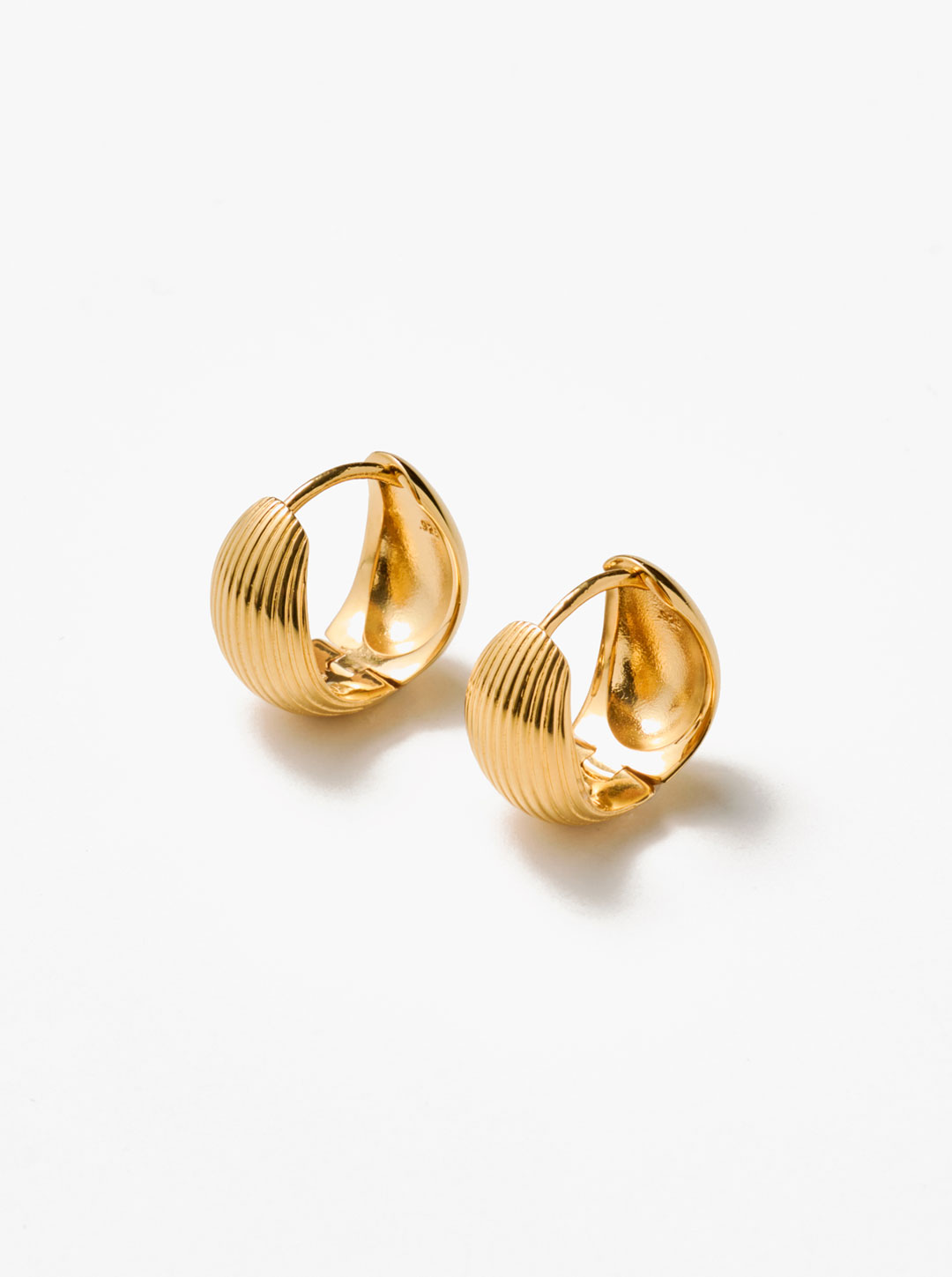 Large Reversible Hinged Hoop Piereced Earrings - Yellow Gold
