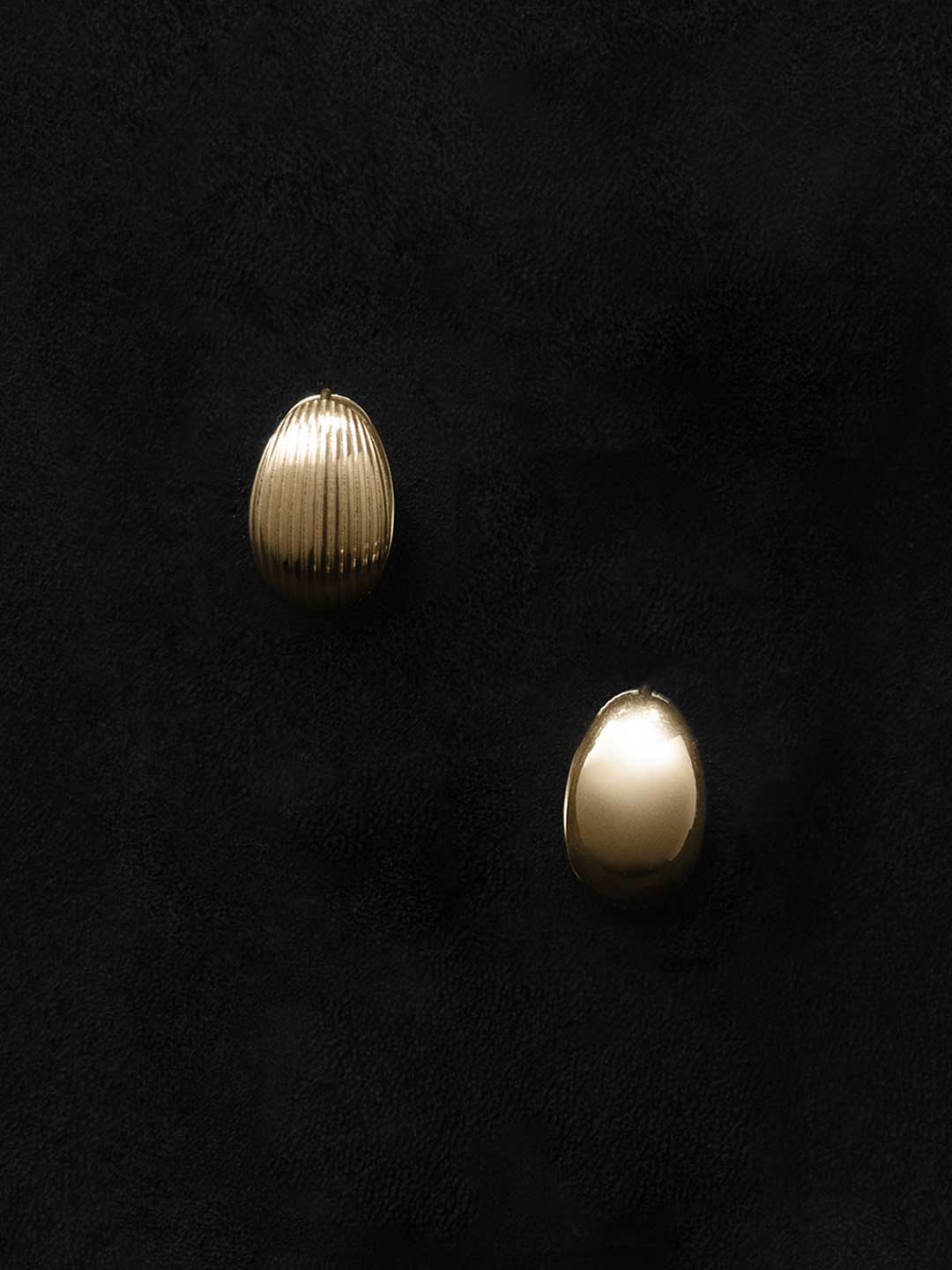 Large Reversible Hinged Hoop Piereced Earrings - Yellow Gold