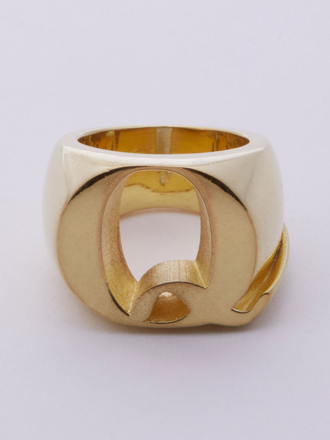 Alphabet Ring Q - Gold