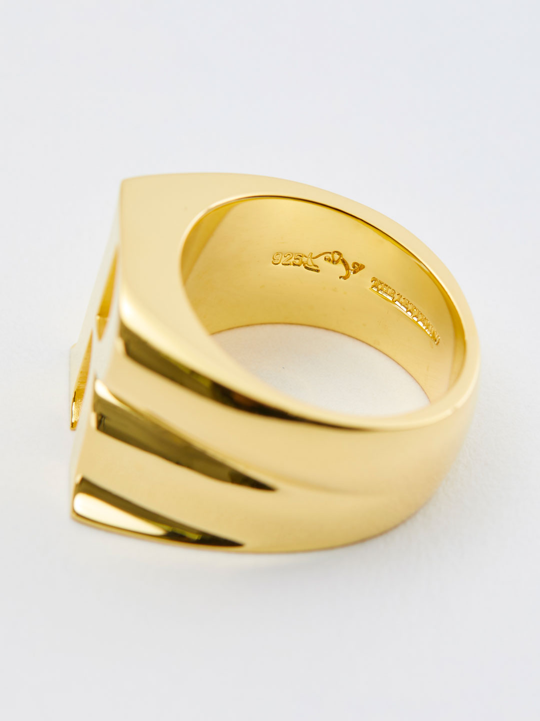 Alphabet Ring R - Gold